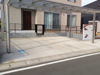 駐車場とアプローチ外構施工例／鹿嶋市