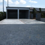 ガレージと庭の部分を区別